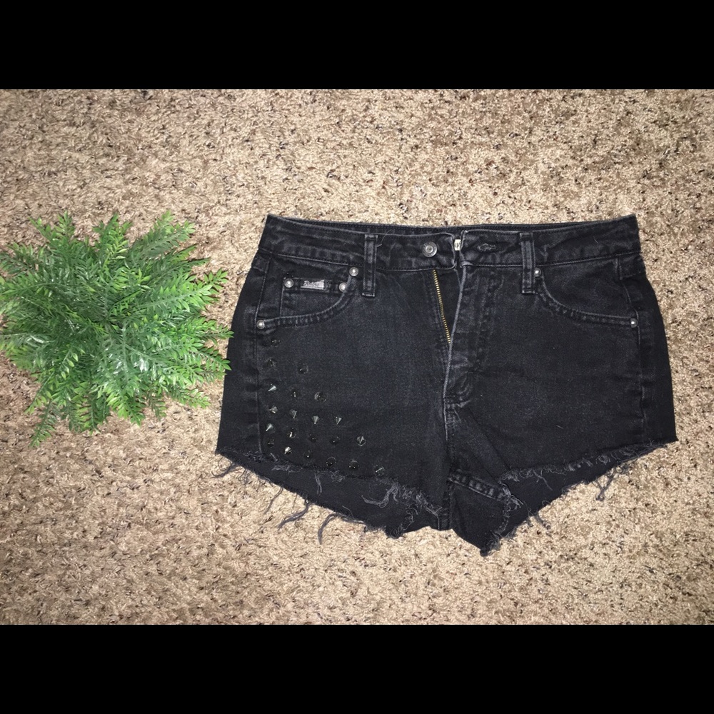 Mid/high rise shorts